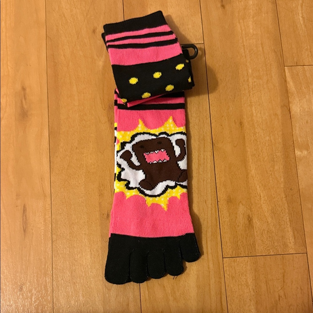 Vintage Domo Pink and Black Toe Socks - Picture 3 of 4